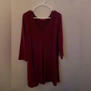Maroon, mid sleeve dress with pockets, “V” neck. 2x from torrid and has pockets